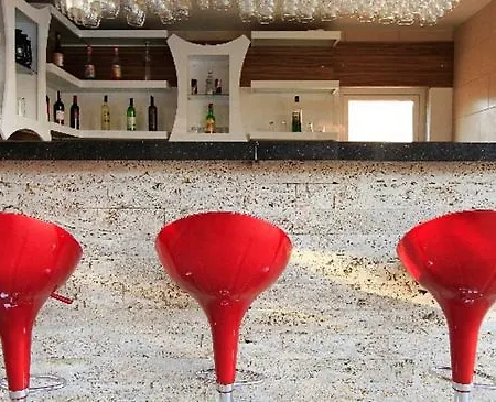 물라 호텔 4* 무글라